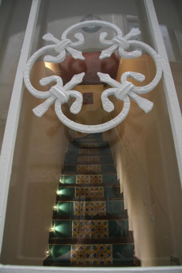 Palazzo Della Poesia Casa Vacanze Salernes Extérieur photo